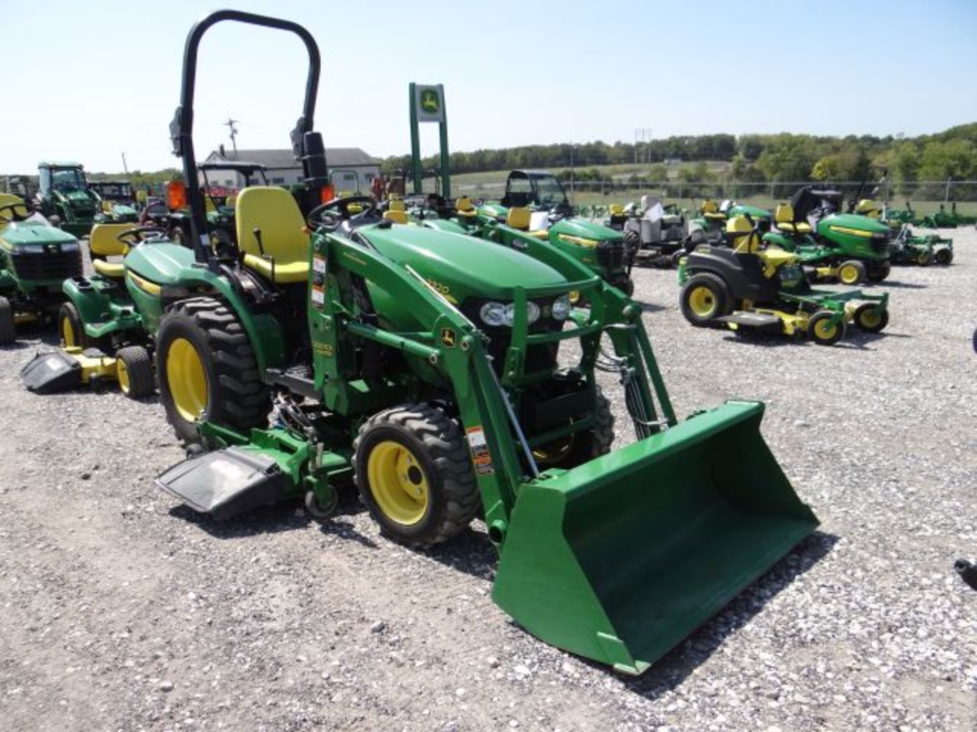 2011 JD 2320 Compact Tractor 410 hrs, 25hp, Yanmar, Diesel, MFWD, 2spd Hydro, Open Station, - Image 3 of 7