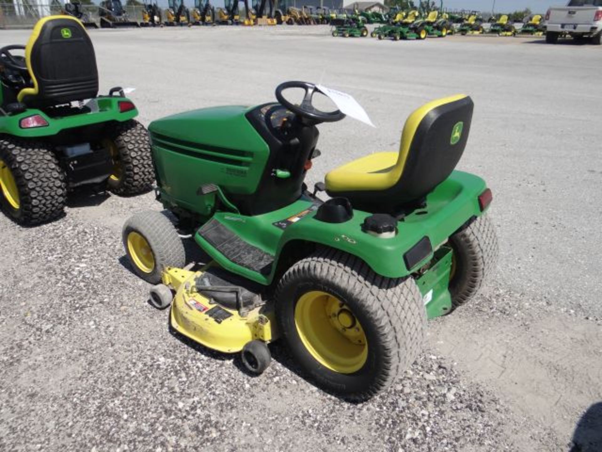 2005 JD GT235 Mower 654 hrs, 18hp, Air Cooled, Hydro, 48" Deck - Image 3 of 3