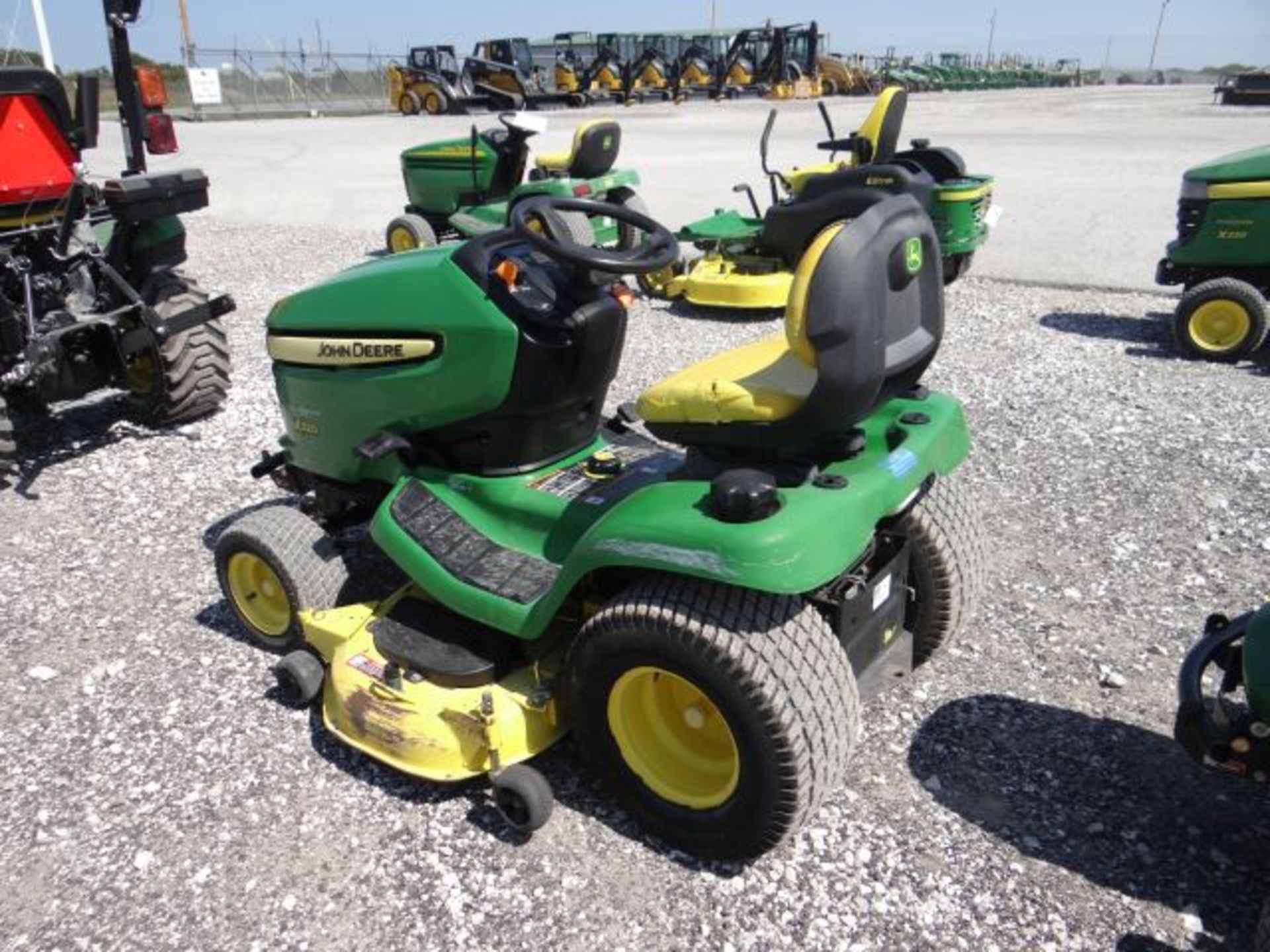 2007 JD X320 Mower 661 hrs, 22hp Kawasaki, V-Twin, Air Cooled, Hydro, 48" Deck