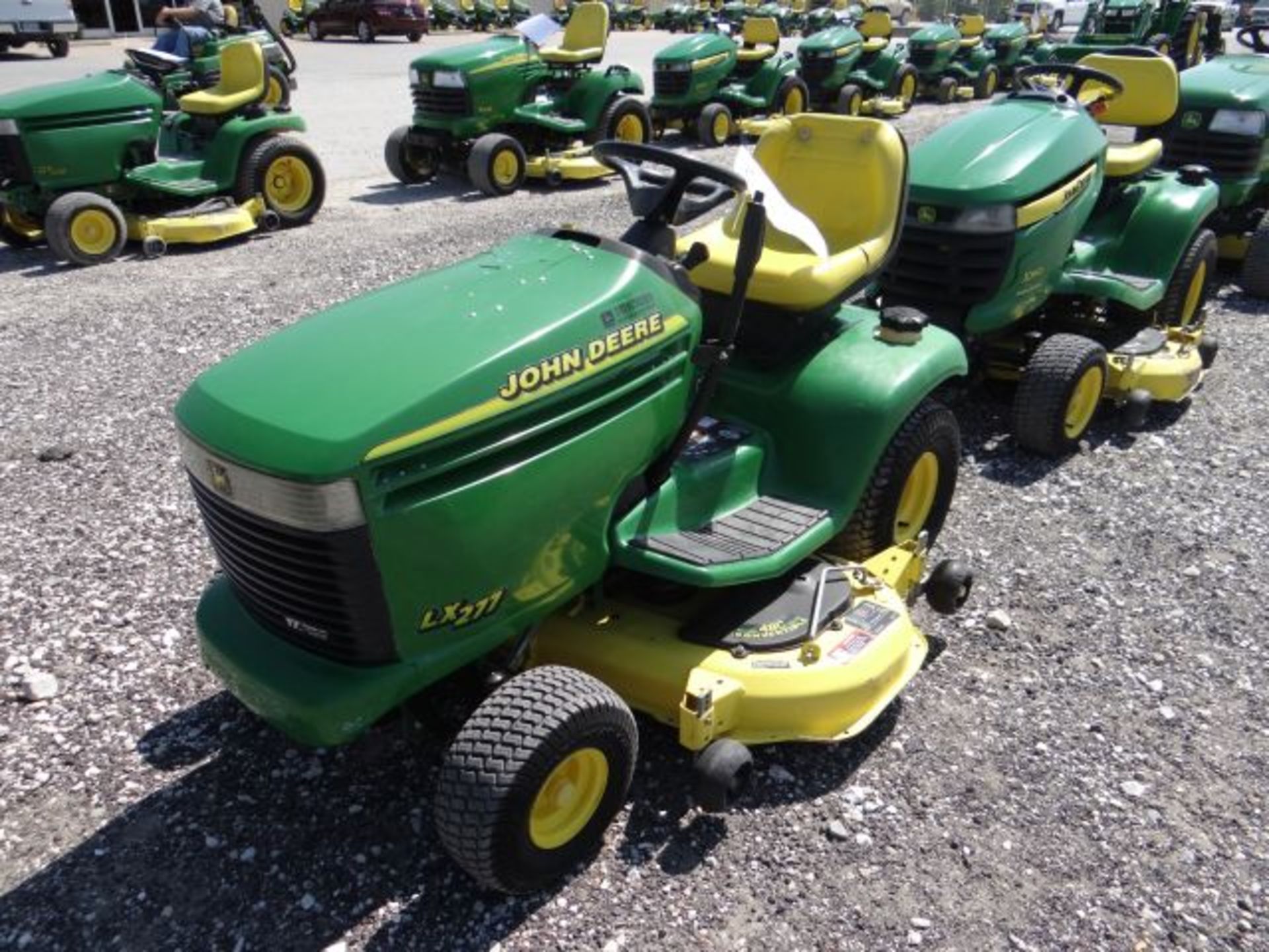 2000 JD LX277 Mower 17hp Kawasaki, Air Cooled, V-Twin, Hydro, 48" Deck - Image 2 of 3