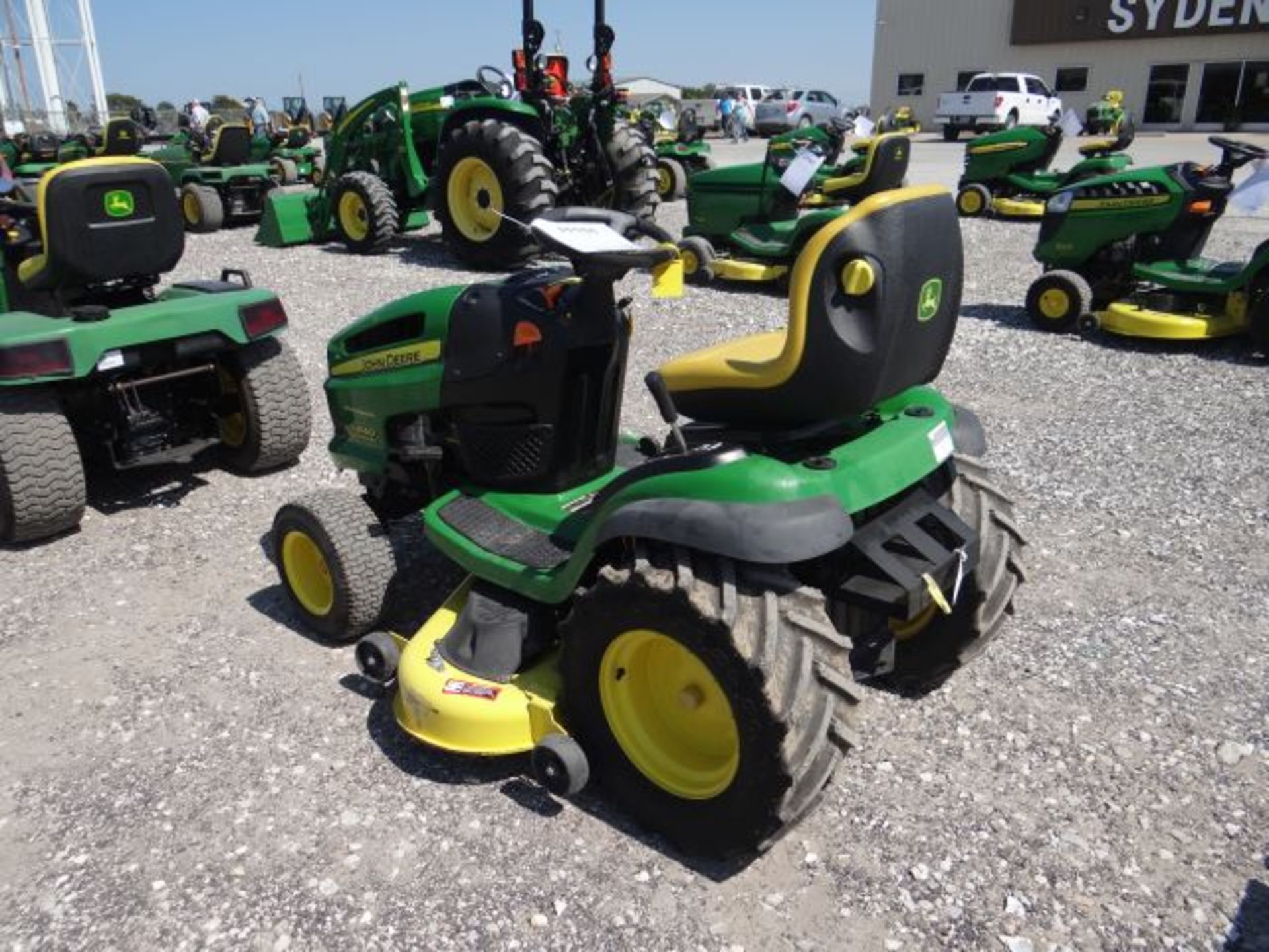 2007 JD LA140 Mower 164 hrs, 23hp Briggs, V-Twin, Air Cooled, Hydro, Transmission Weak, Salvage