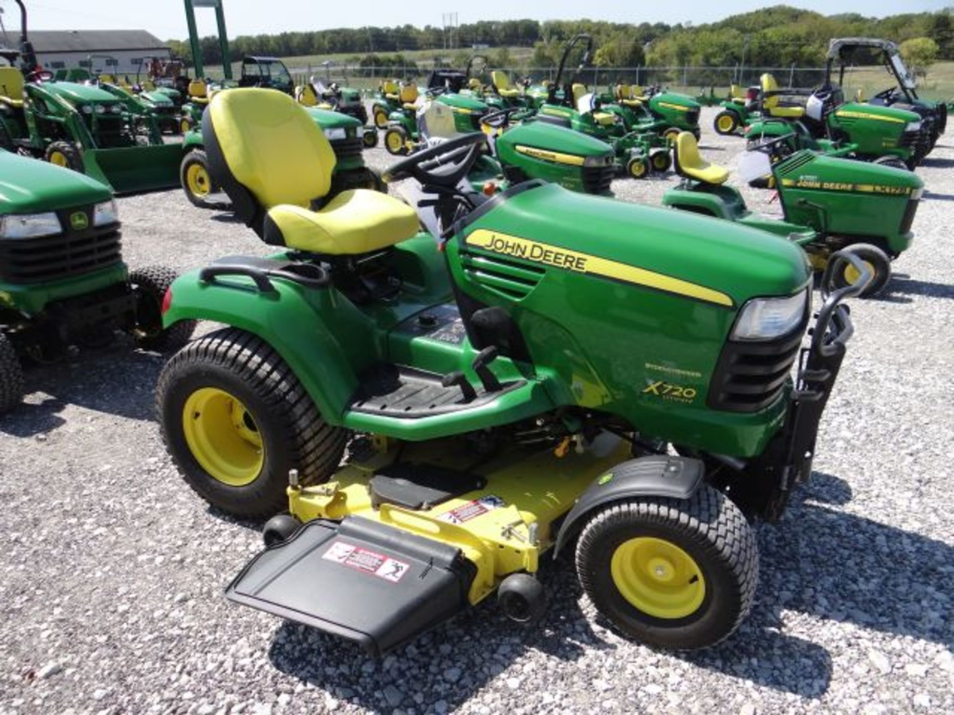 2011 JD X70 Mower 536 hrs, 25hp Kawasaki EFI, Water Cooled, Hydro Power Steering Diff Lock Hyd - Image 3 of 3