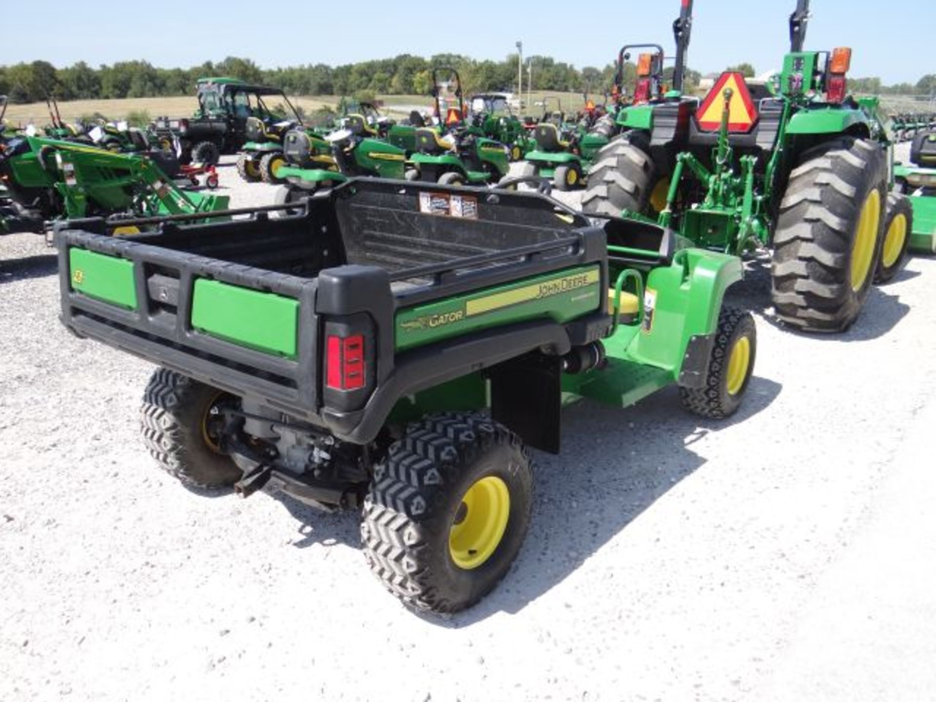 2015 JD TX Gator 423 hrs, 15.5hp Kawasaki, Air Cooled, All Purpose Tires, 2x4, Bucket Seats - Image 3 of 3