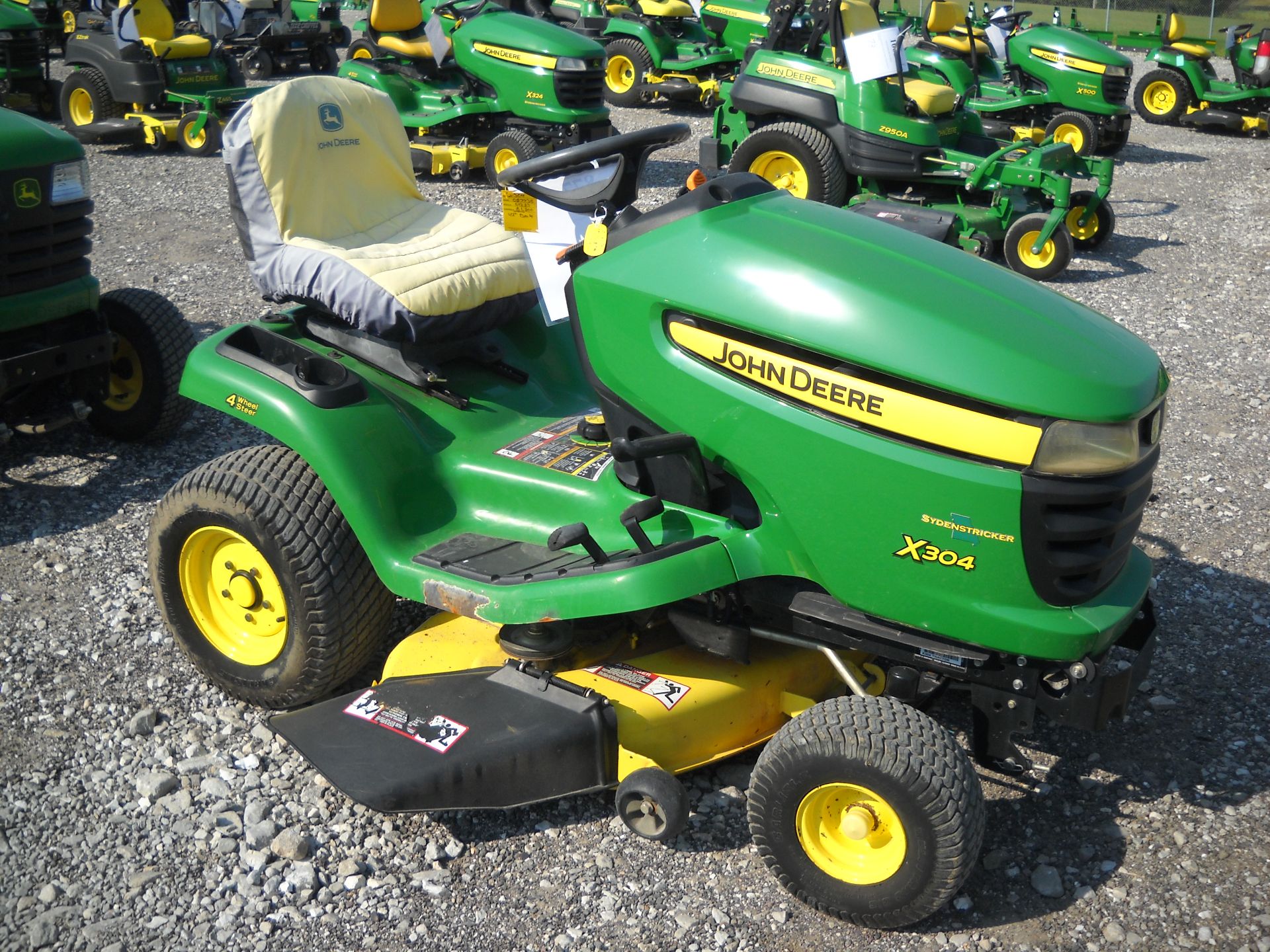 2008 JD X304 AWS Mower 348 hrs, 17hp Kawasaki, Air Cooled, Hydro, 42" Deck, All Wheel Steer, New