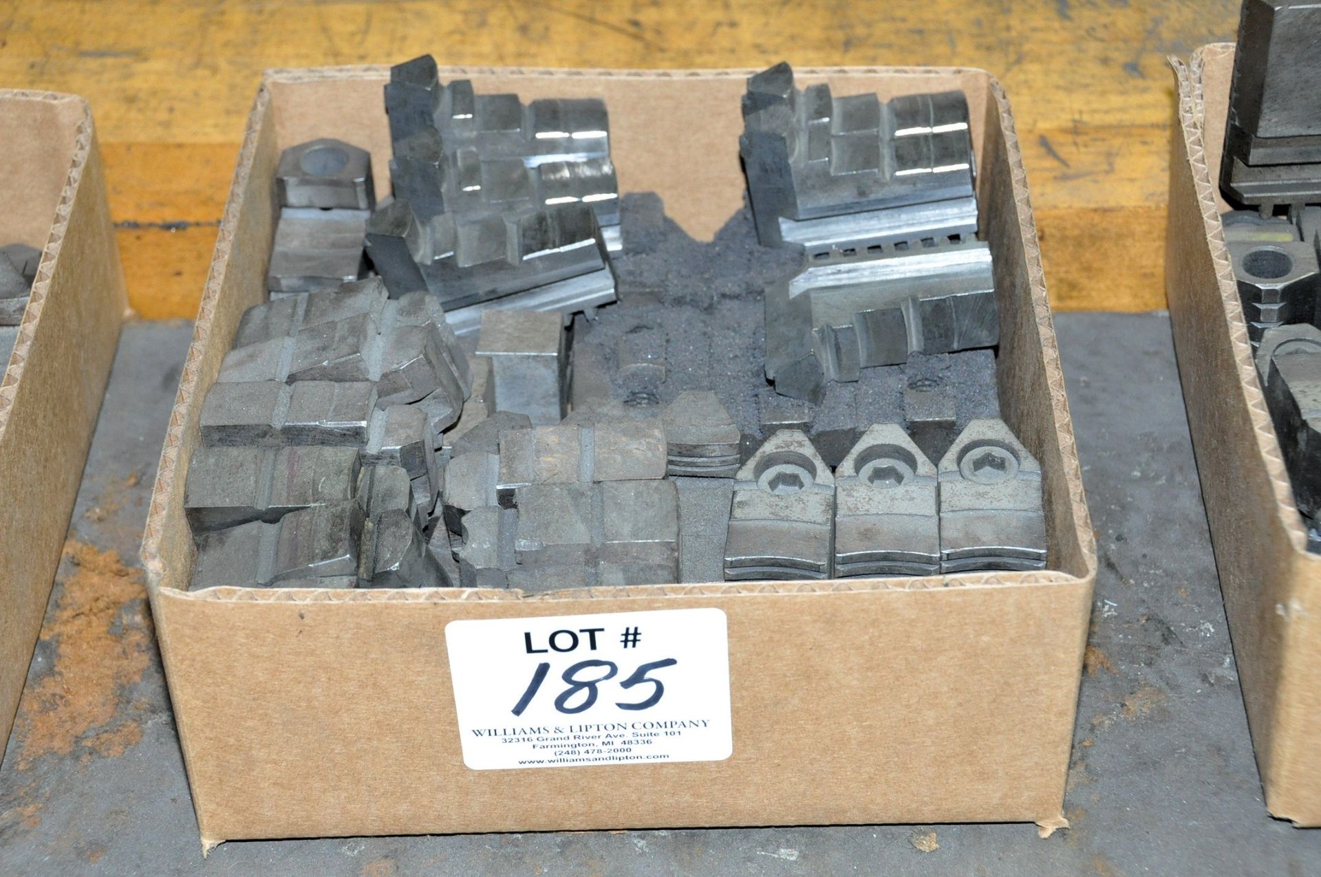 Lot-Chuck Jaws in (1) Box