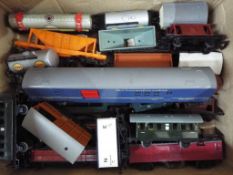 Model railways - 30 OO gauge items of goods rolling stock, Marklin, Hornby Dublo,