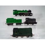 Model railways - three OO gauge Hornby Triang locomotives, diesel shunter op no D3035,