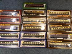 Model railways - sixteen OO gauge passenger carriages, Bachmann, Mainline,