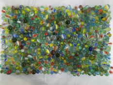 A quantity of approximately 500 marbles