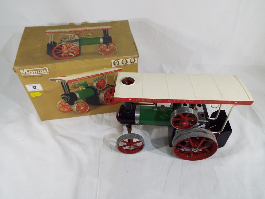 Mamod - A Mamod Steam Tractor TE1a in original box. - Image 2 of 2