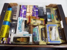 Diecast Models - a quantity of diecast model motor vehicles by Vintage Vehicles Ertl, Rio,
