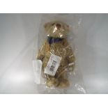 Steiff - A Steiff mohair bear exclusive to Danbury Mint 2004, button in ear with label, No 661365,