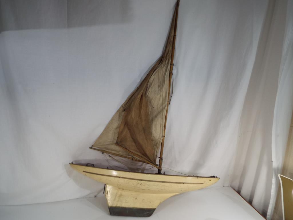 Star Yacht - a good quality vintage wooden model of a yacht by Star Yacht Company Birkenhead - Image 2 of 5