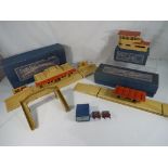 Model railways - a quantity of boxed Hornby Dublo metal diecast scenics comprising D1 (D455)