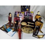 Star Trek - A good lot to include a quantity of Star trek related items comprising an alarm clock,
