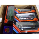 EFE Exclusive First Editions - 18 diecast 1:76 scale model buses and coaches,