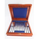 Set of 6 mother of pearl handled silver plated pastry knives and forks in fitted case