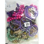 Bag of assorted costume jewellery