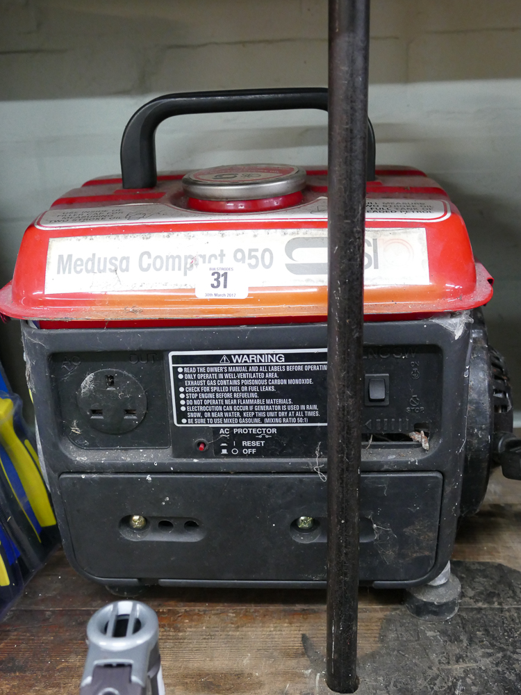 Medusa compact 950 petrol generator