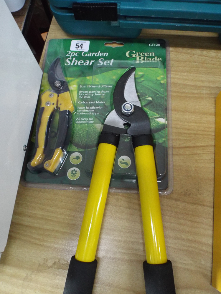 A new 2 piece garden shear set