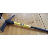 Heavy duty pick axe with fibreglass handle