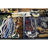 Collection of costume jewellery, hair pins, vintage paste set jewellery etc.