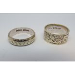 Two 9ct gold wedding bands weight 9gms