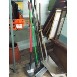 Long handled garden spade, snow shovel, brushes,