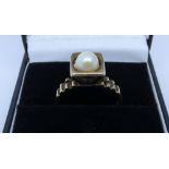 9ct gold cultured pearl dress ring,