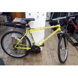 Yellow professional Trakatak gent's bicycle with 21 shimano gears and rear rack