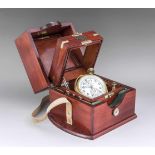 Marine-Chronometer, Russland 20. Jh., Poljot. Nr. 18983. Kardanisch gelagertesMessinggehäuse,