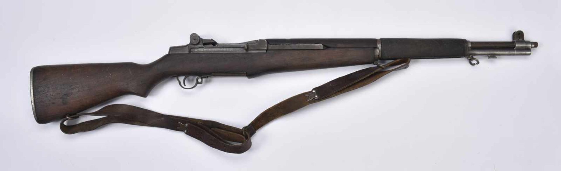 Fusil Garand calibre 30M1, fabrication « Springfield Armory », numéro « 2496224 ». Crosse en bois et