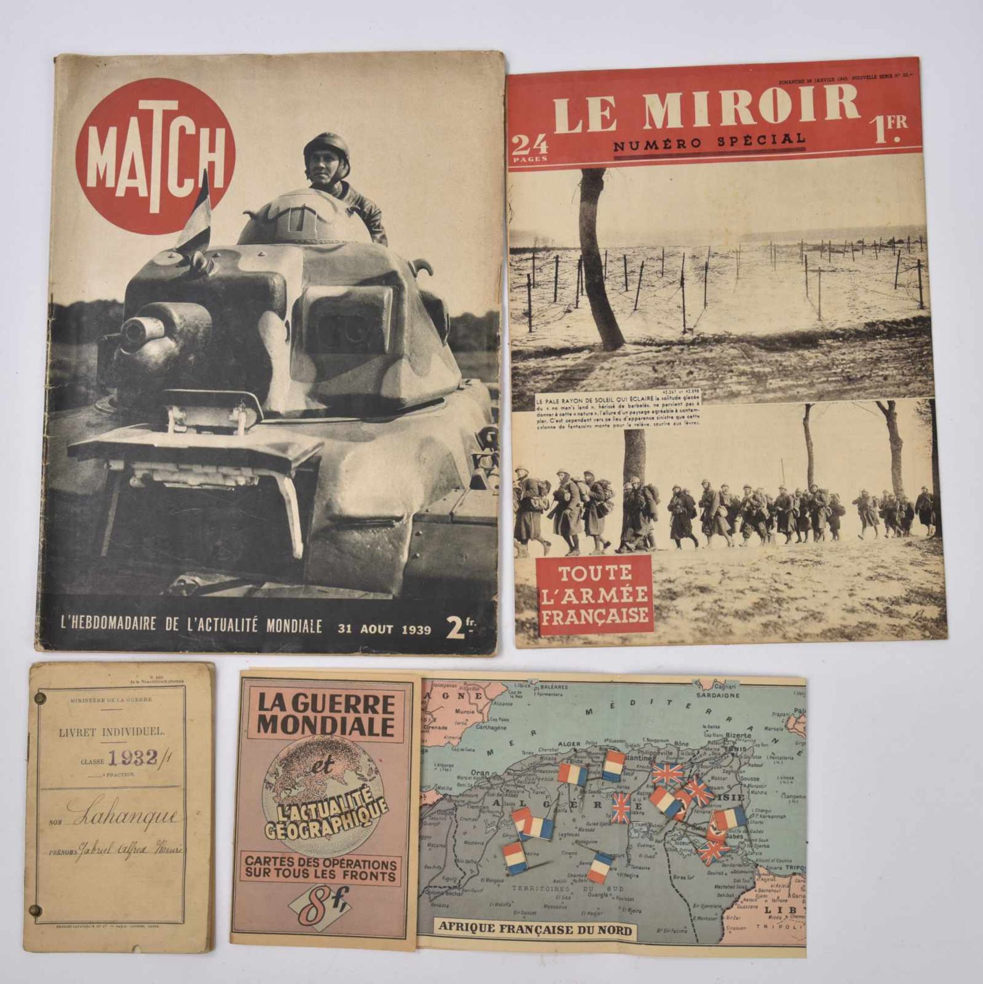 Lot comprenant : Un exemplaire du magazine « Match » du 31 aout 1939. Un exemplaire du magazine 