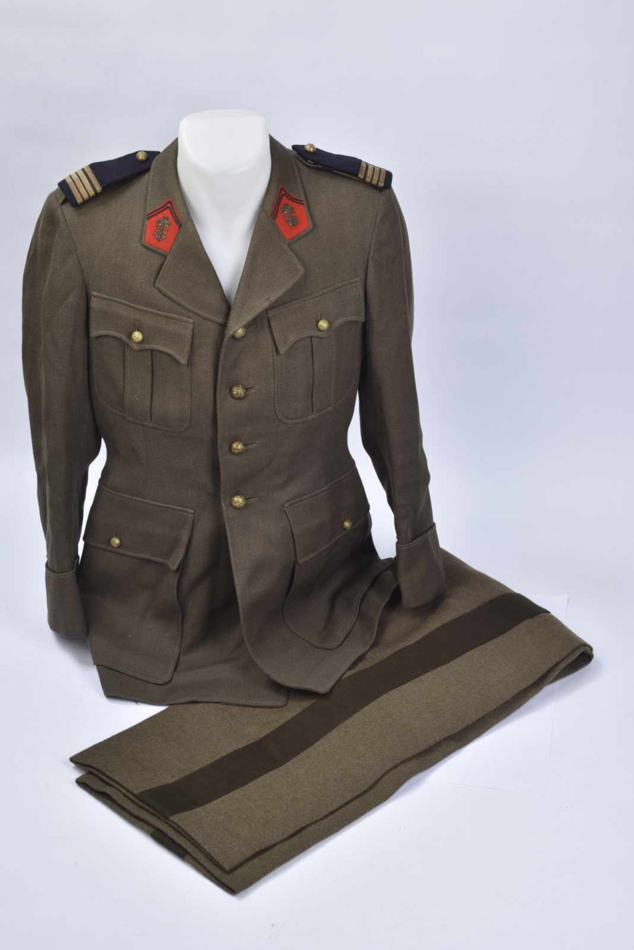 Ensemble de Commandant de lEtat-major, comprenant une vareuse à quatre poches et un pantalon, armée