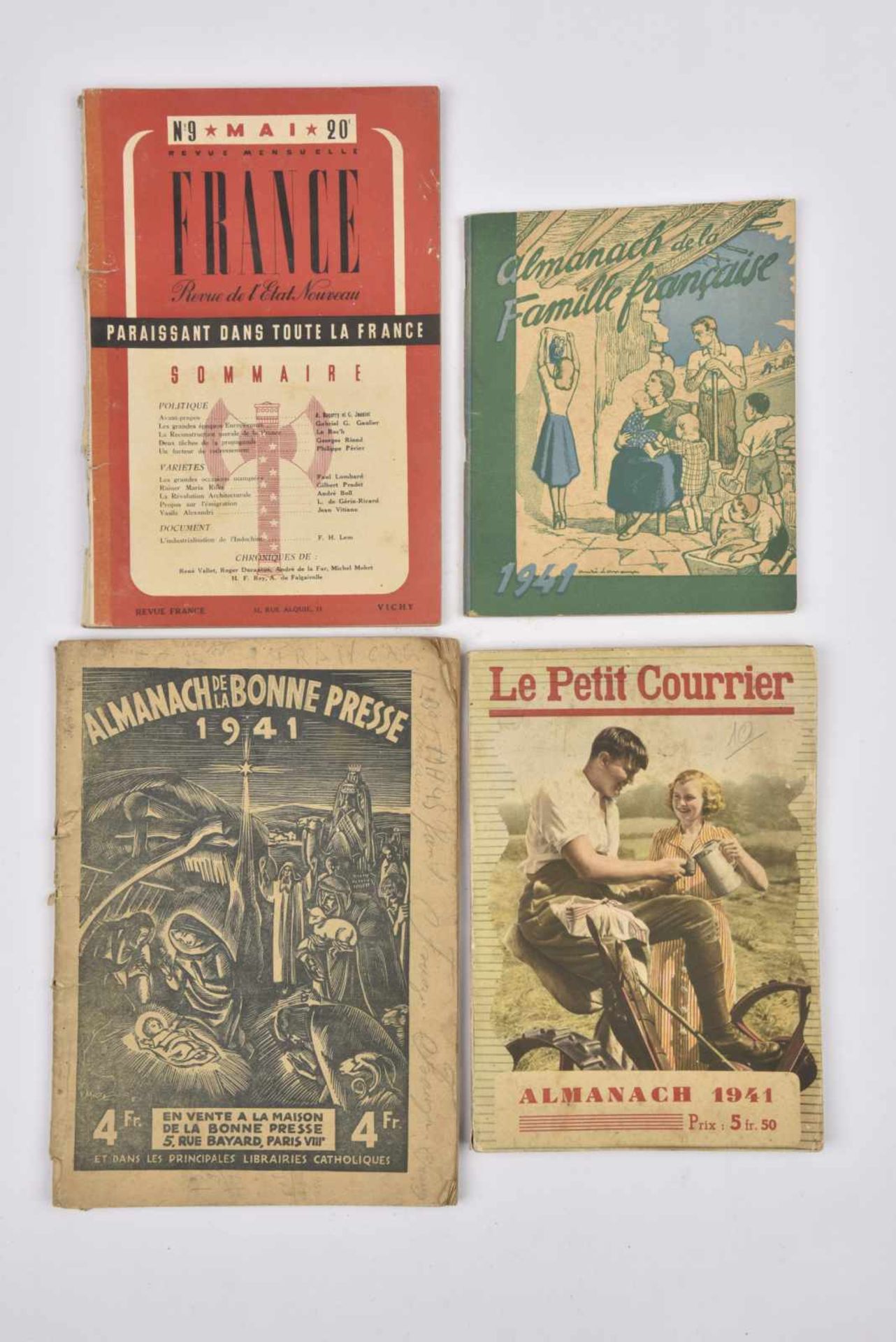 Lot comprenant : Le petit courrier, almanach, 1941. Almanach de la famille française, 1941.