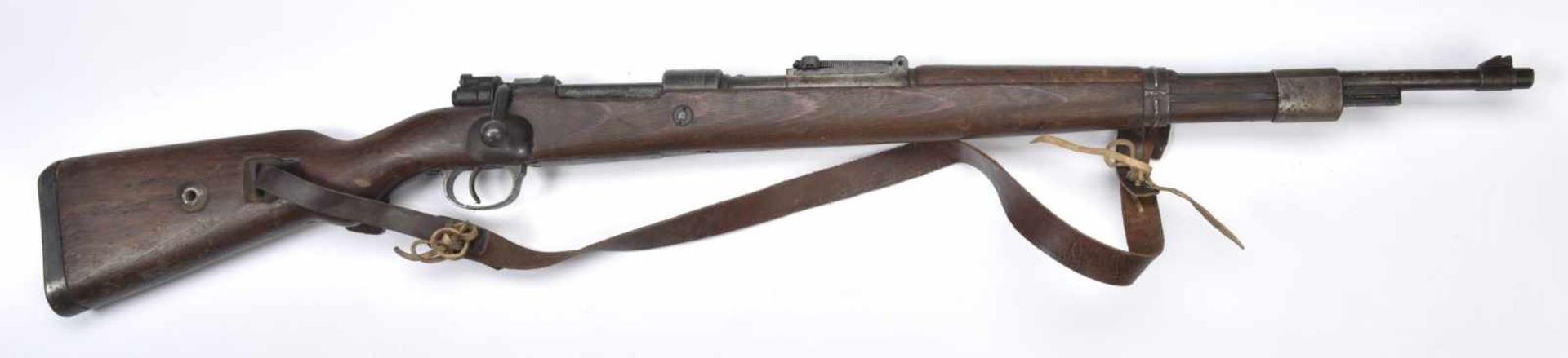 Fusil Mauser 98K. Crosse en bois, fabrication « Mod 98 SWP45 ». Numéro de larme « 65233 », arme non