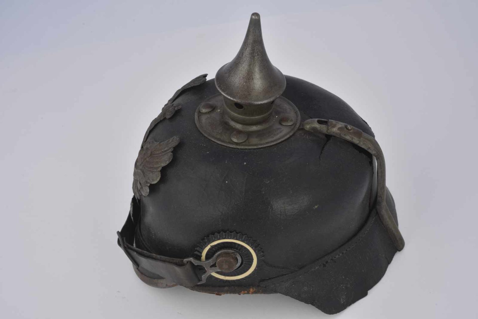 Casque à pointe de linfanterie prussienne Mle 15 Bombe écrasée, jugulaires postérieures. Etat II - Bild 3 aus 4