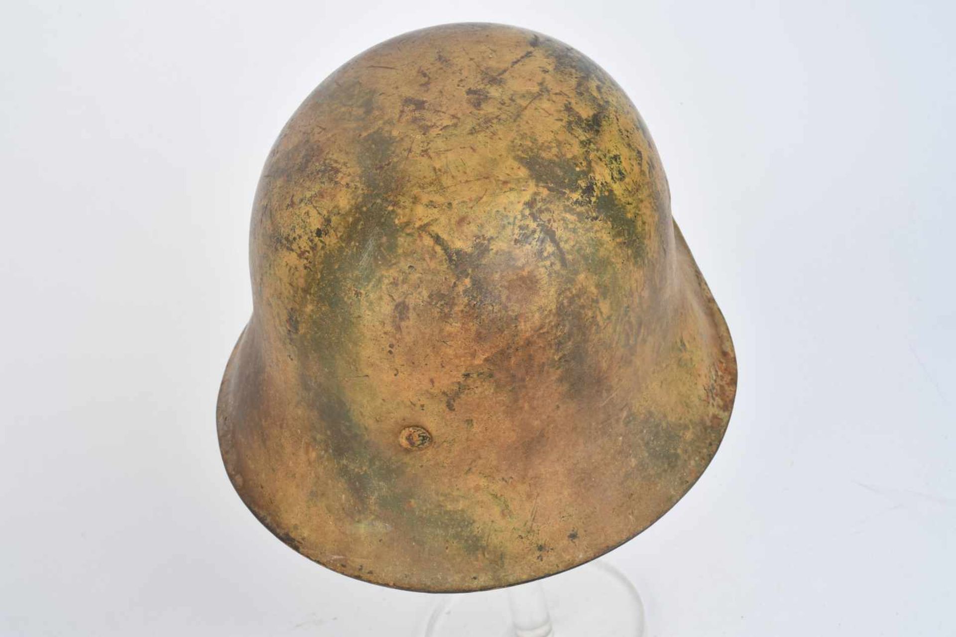 Casque camouflé de la Heer Casque modèle 42, marquages fabricant illisibles, numéro « 17 C » dans la - Bild 4 aus 4