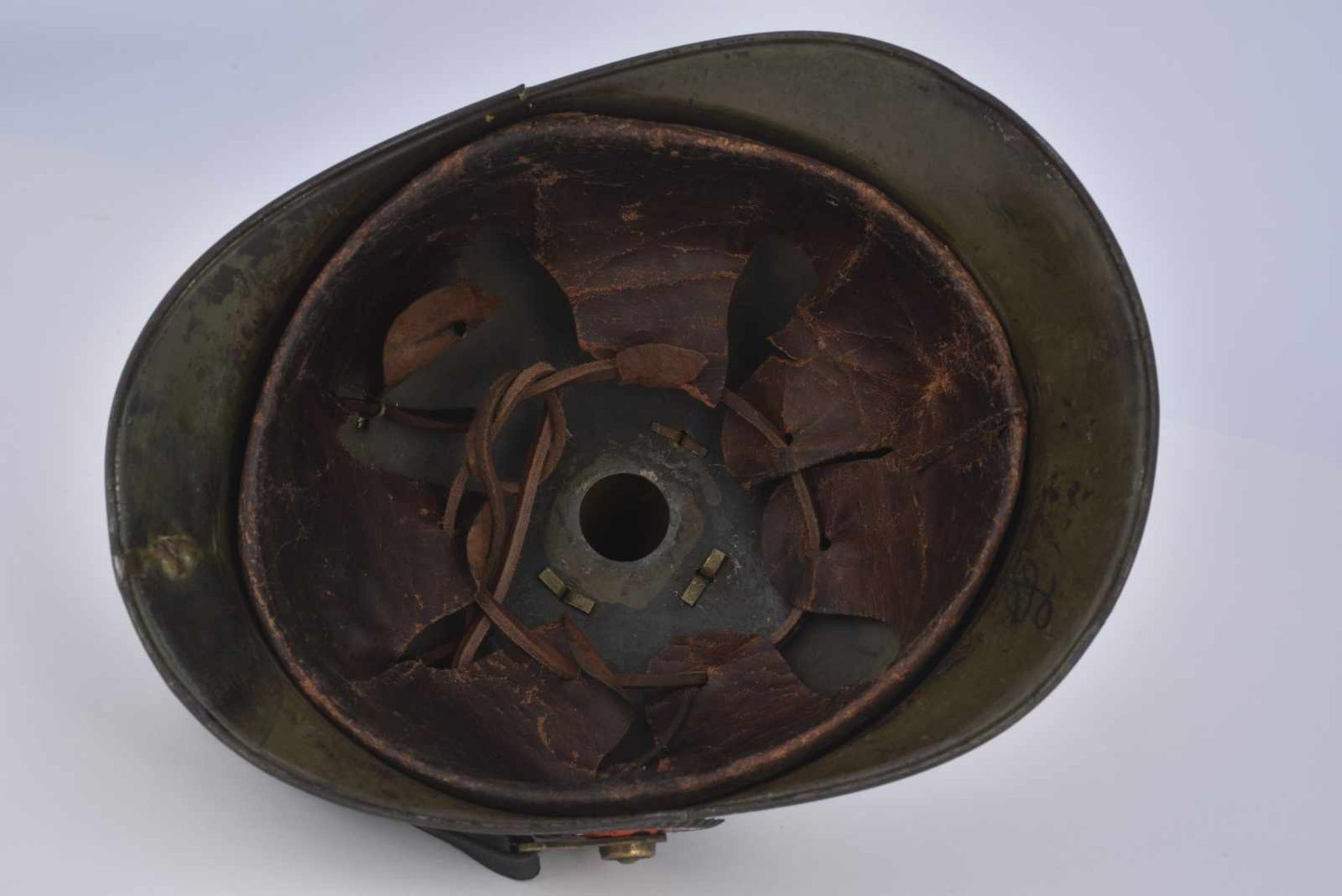 Casque à pointe bombe en métal BING prussien jugulaire et cocardes postérieures, bombe avec - Bild 3 aus 4