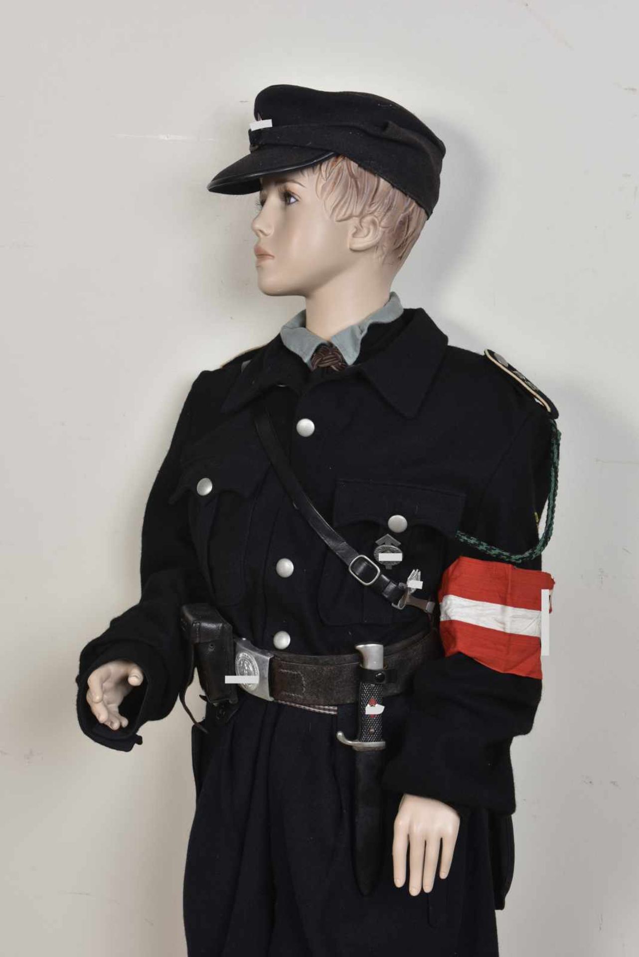 Reproduction muséale de mannequin de la Hitlerjugend Comprenant une chemise civile, un nud de - Bild 2 aus 4