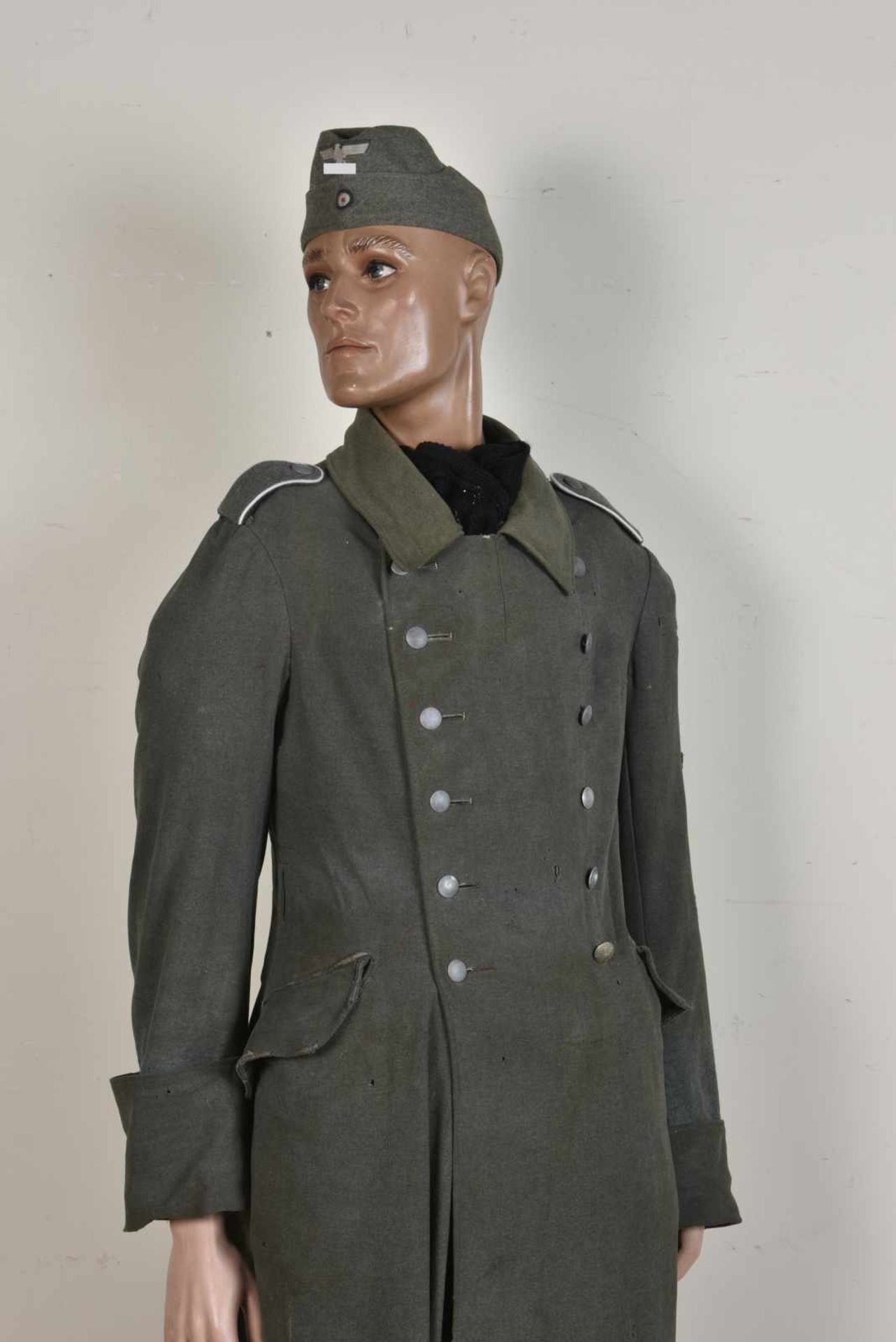 Mannequin de soldat d'infanterie Comprenant un mannequin en plastique complet. Une capote troupe d' - Bild 2 aus 4