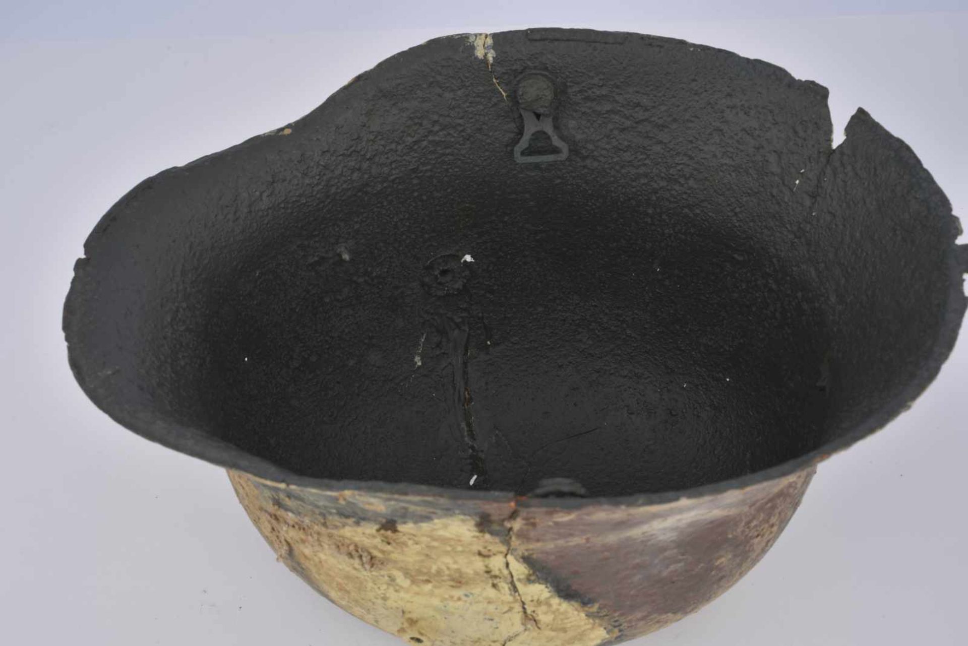 Coque de casque d'acier StahlhelmMle16 camouflé sans intérieur, peinture postérieure. Etat II - Bild 2 aus 4