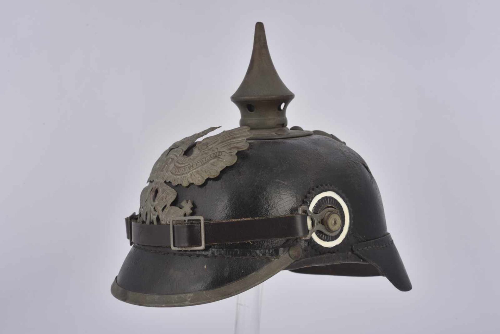 Casque à pointe Mle15 Infanterie prussienne cocardes et jugulaires postérieures. Etat II