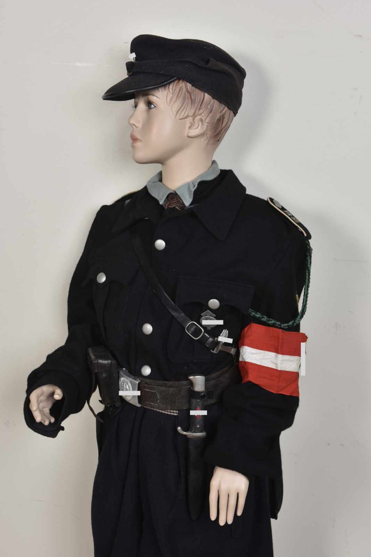 Reproduction muséale de mannequin de la Hitlerjugend Comprenant une chemise civile, un nud de - Bild 3 aus 4