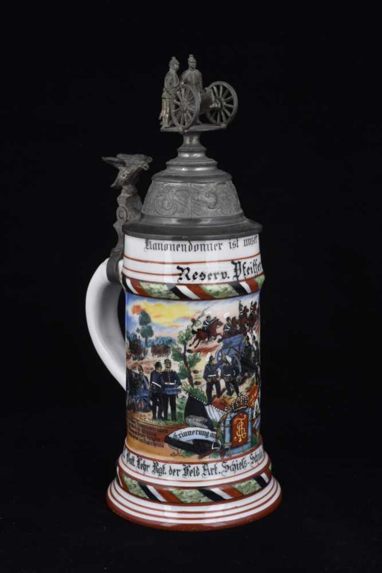 Chope de réserviste de l'Artillerie de Vüterbag Chope en porcelaine d'un demi-litre attribuée à : - Image 2 of 4