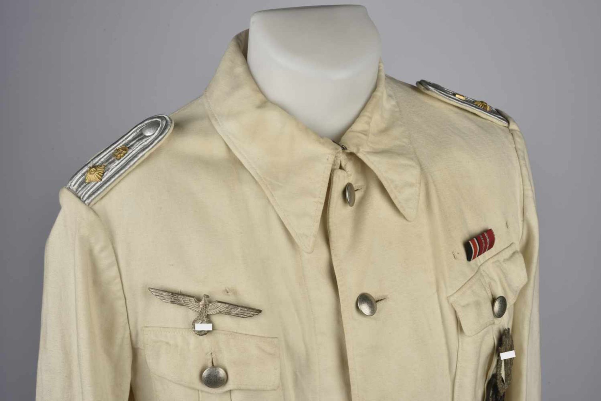 Veste blanche d'officier de la HeerEn tissu coton blanc, tous les boutons sont présents, aucuns - Image 3 of 4