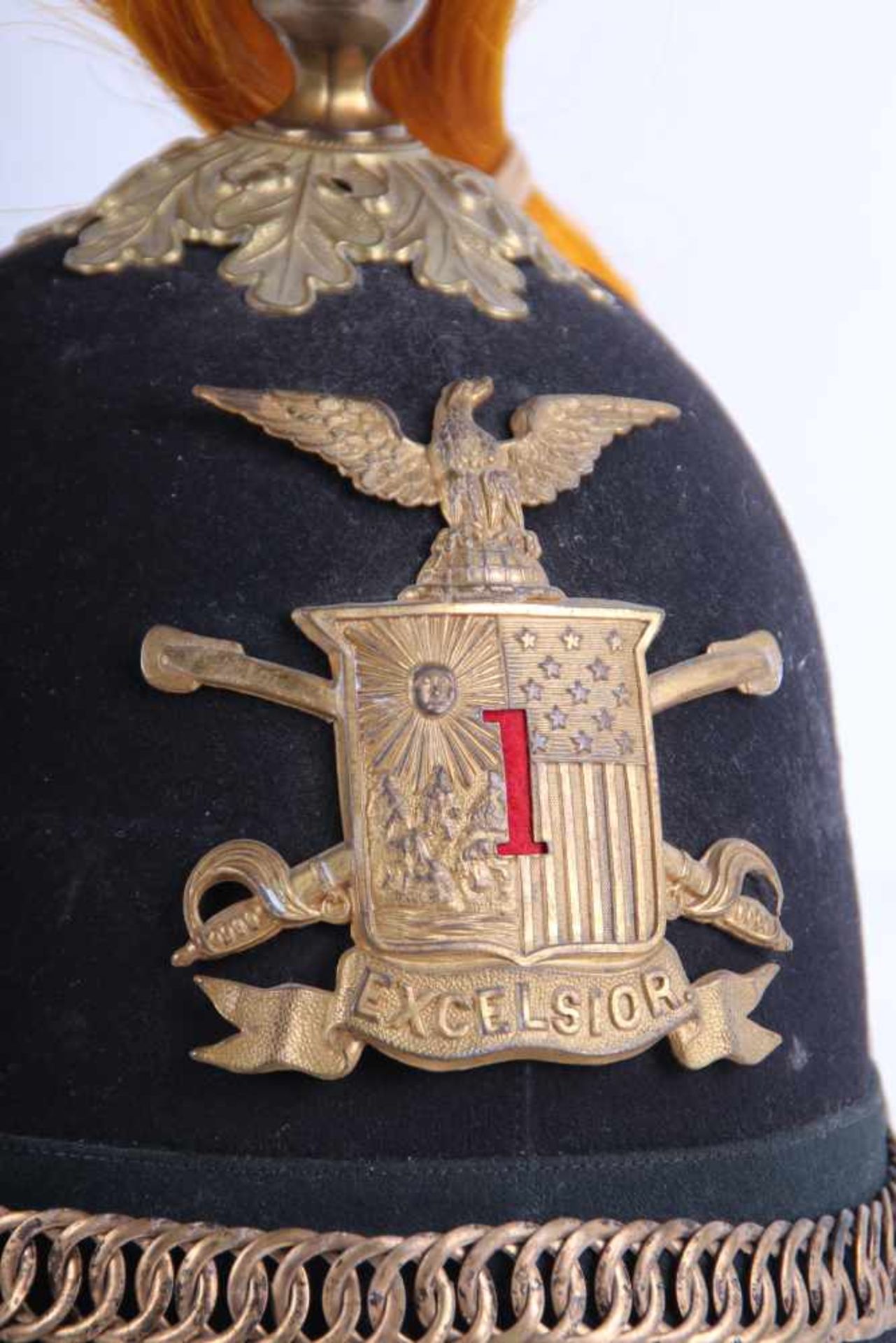 Casque d'officier de cavalerie du Régiment de New YorkEn velours noir, insignes et fausse - Bild 3 aus 4