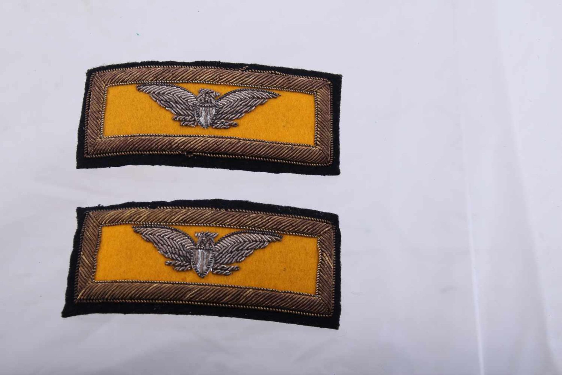 Paire de grade de Colonel de Cavalerie américaine Fond jaune et broderie en fil argenté et doré.