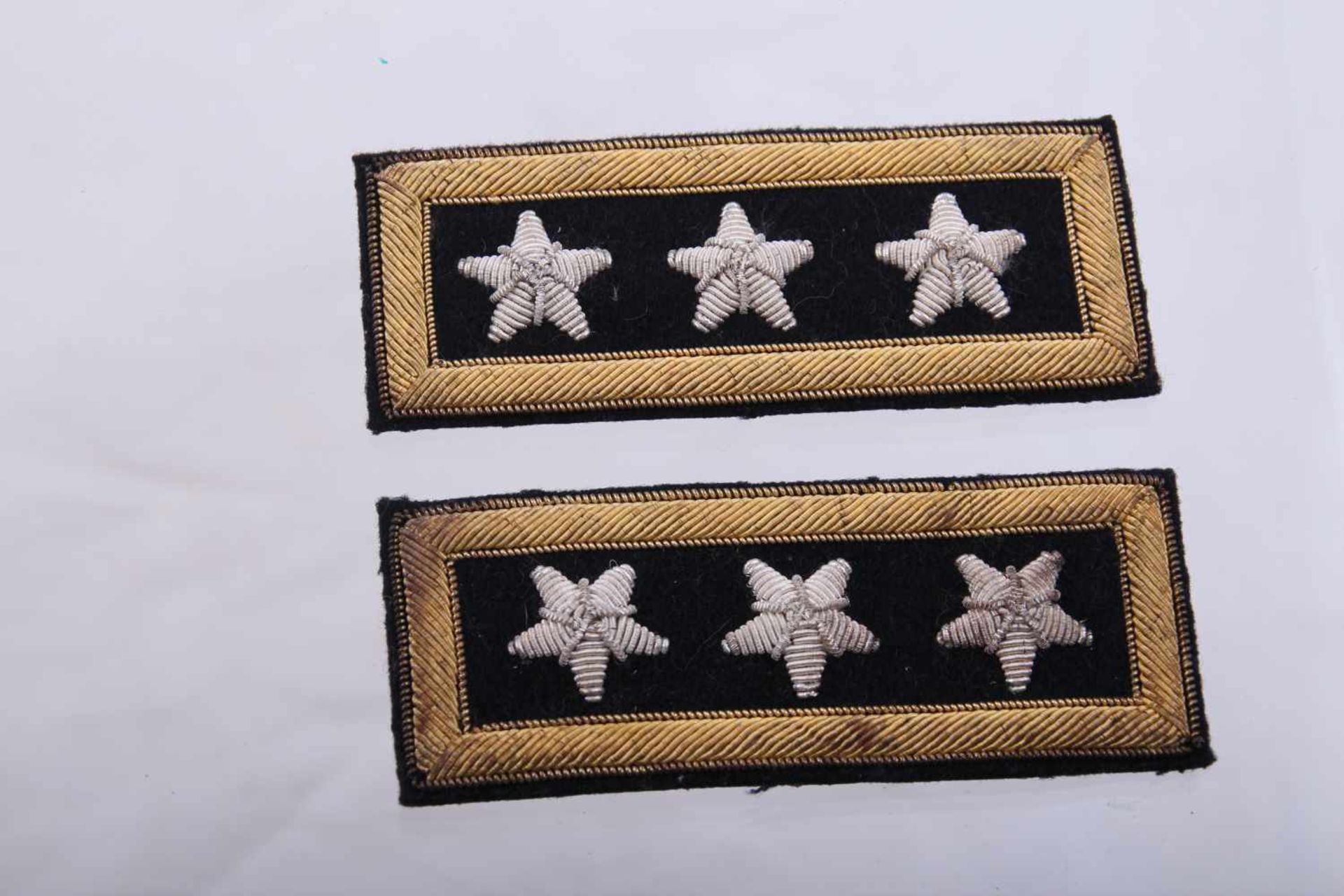 Grade de Général d'Armée provenant du film Touchez pas à la femme blanche Insignes brodés de général