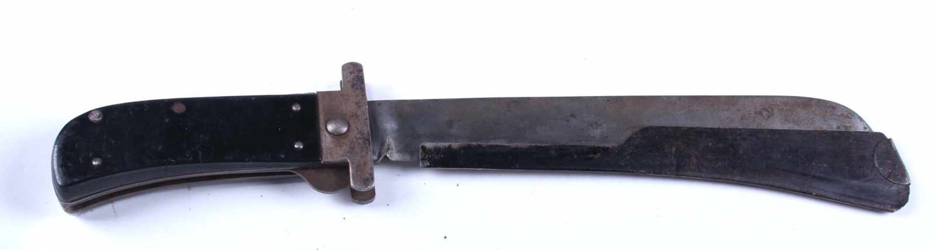 Machette de survie USAAF Protège lame en métal, modèle pliante. Lame complète quelque peu oxydée. - Bild 4 aus 4